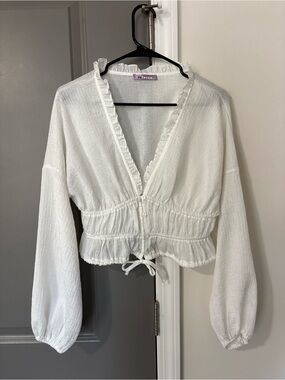 Lalavon Ruffle Cropped Blouse